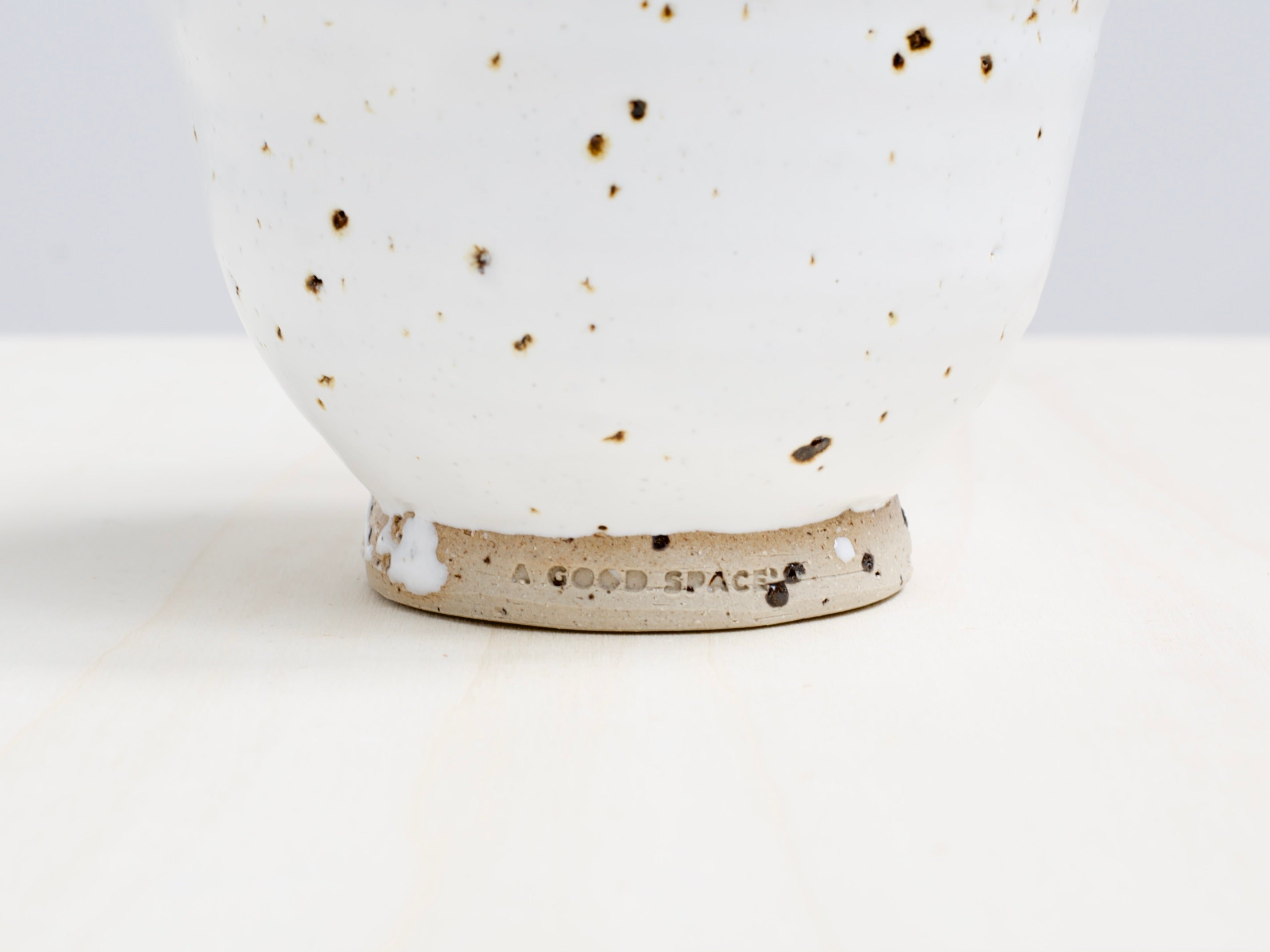 Mat White Bowl with Terracotta Tile Fragments