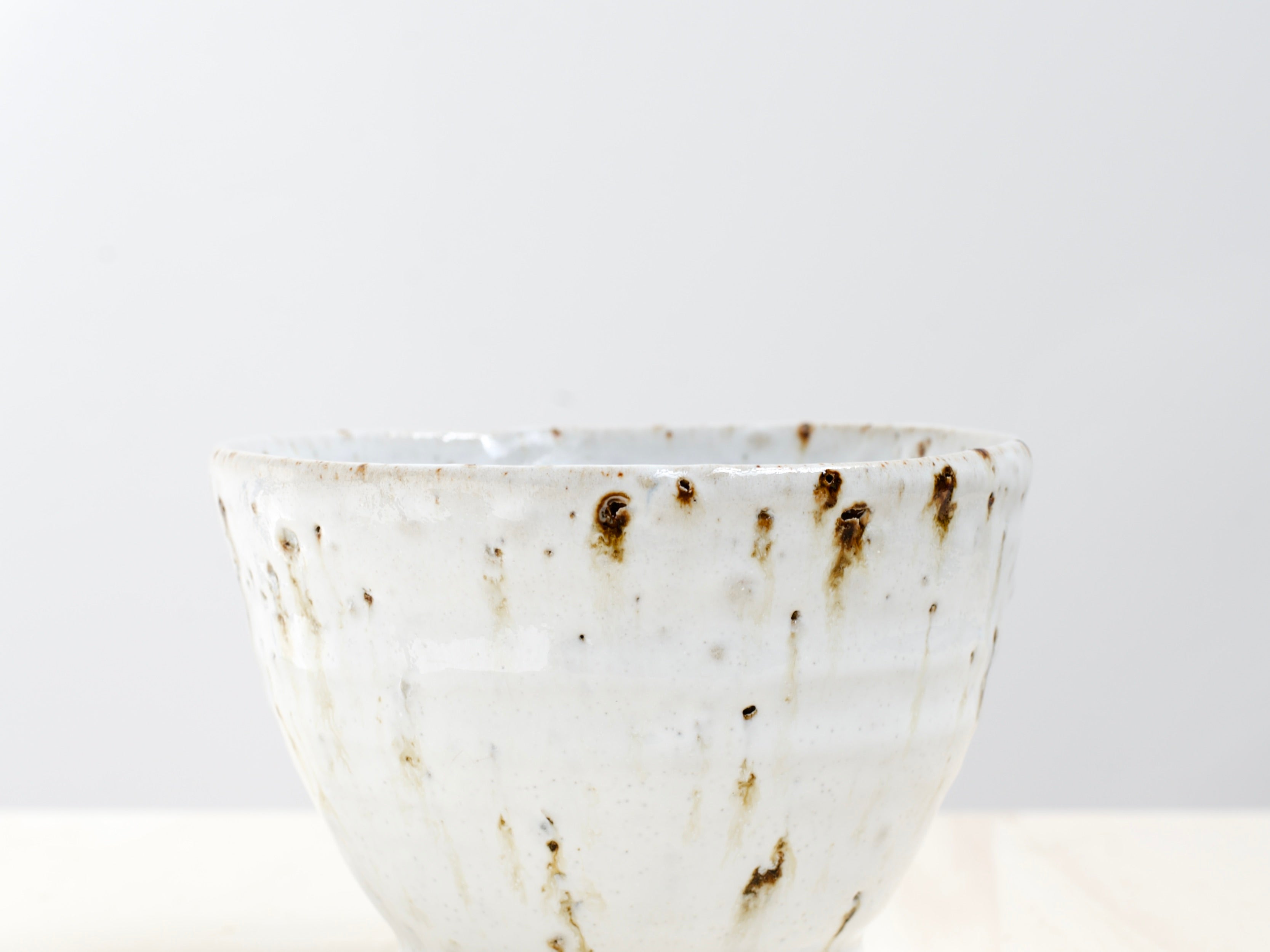 Shiny White Bowl with Terracotta Tile Fragments