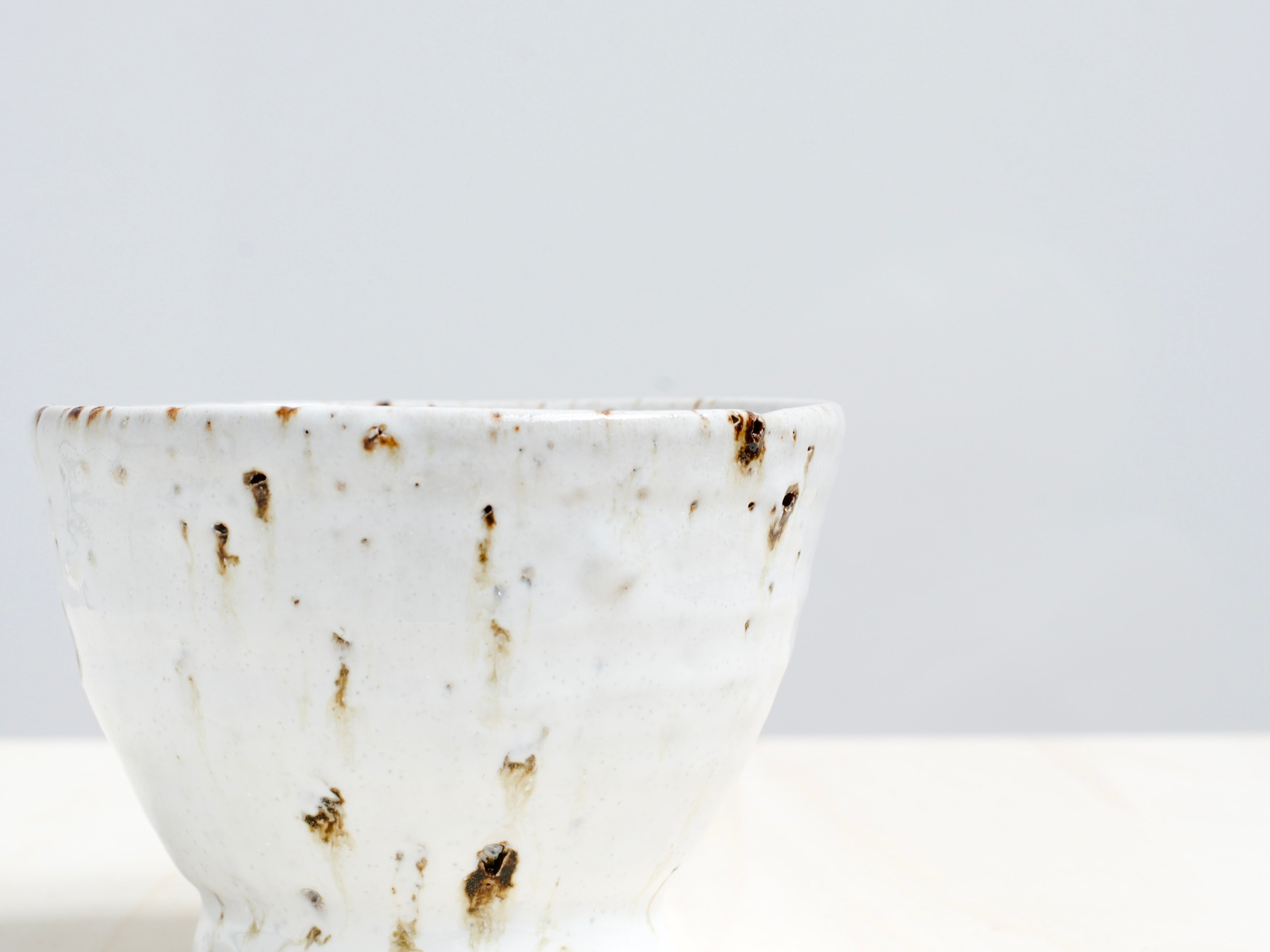 Shiny White Bowl with Terracotta Tile Fragments