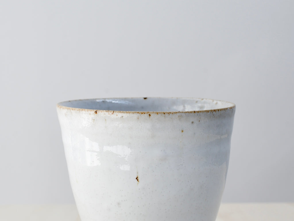 White Notched-Foot Cup