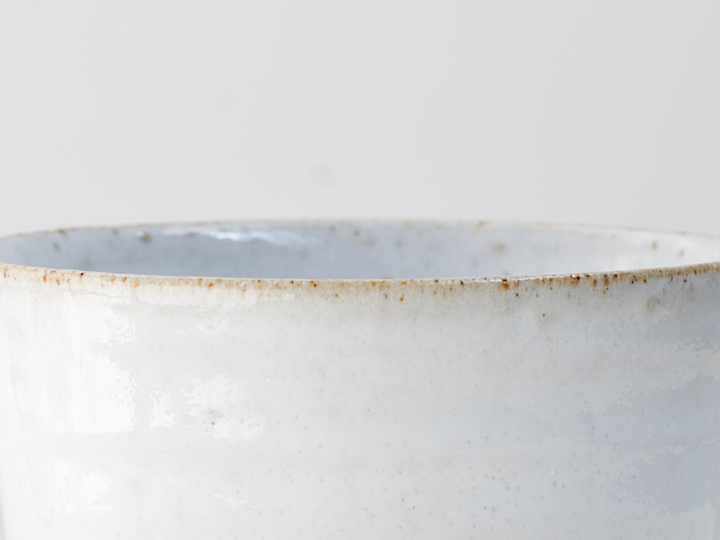 White Notched-Foot Cup