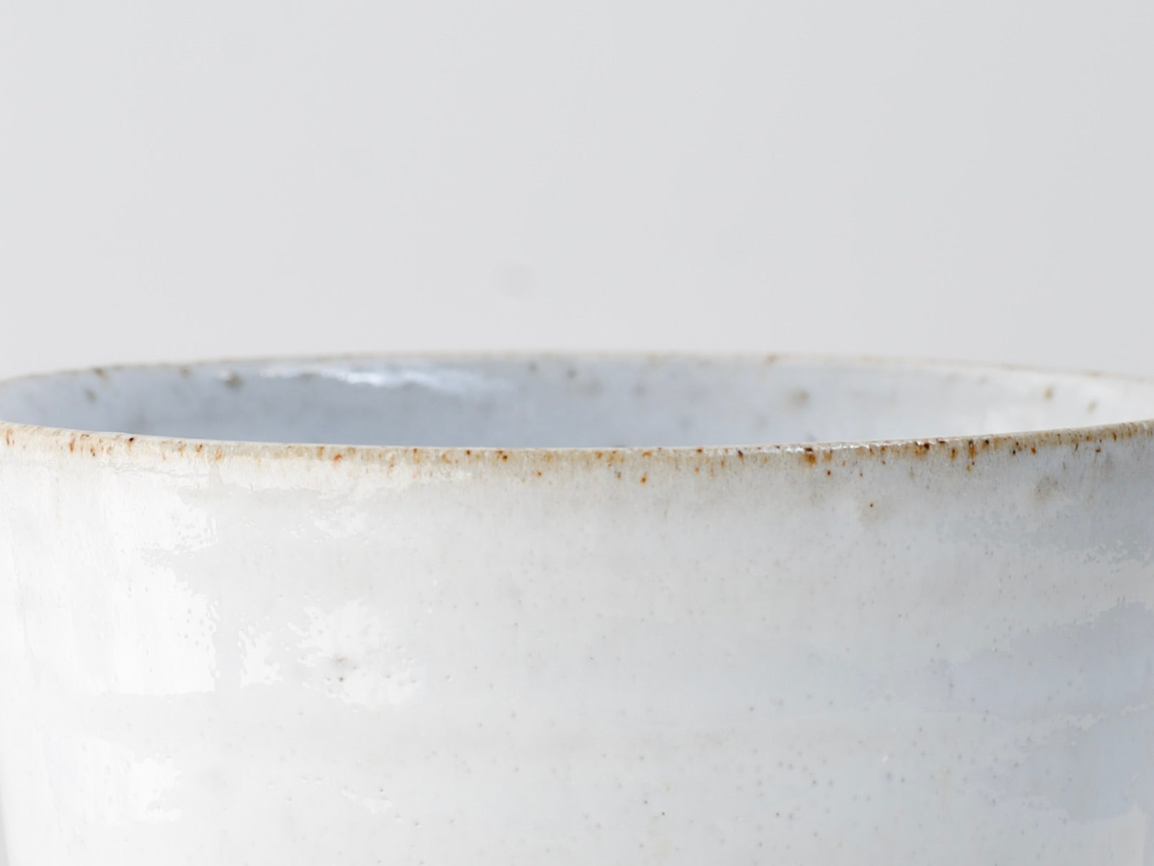 White Notched-Foot Cup