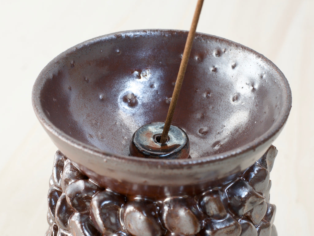 Silver-Red Ceramic Censer + Natural Cedar Incense