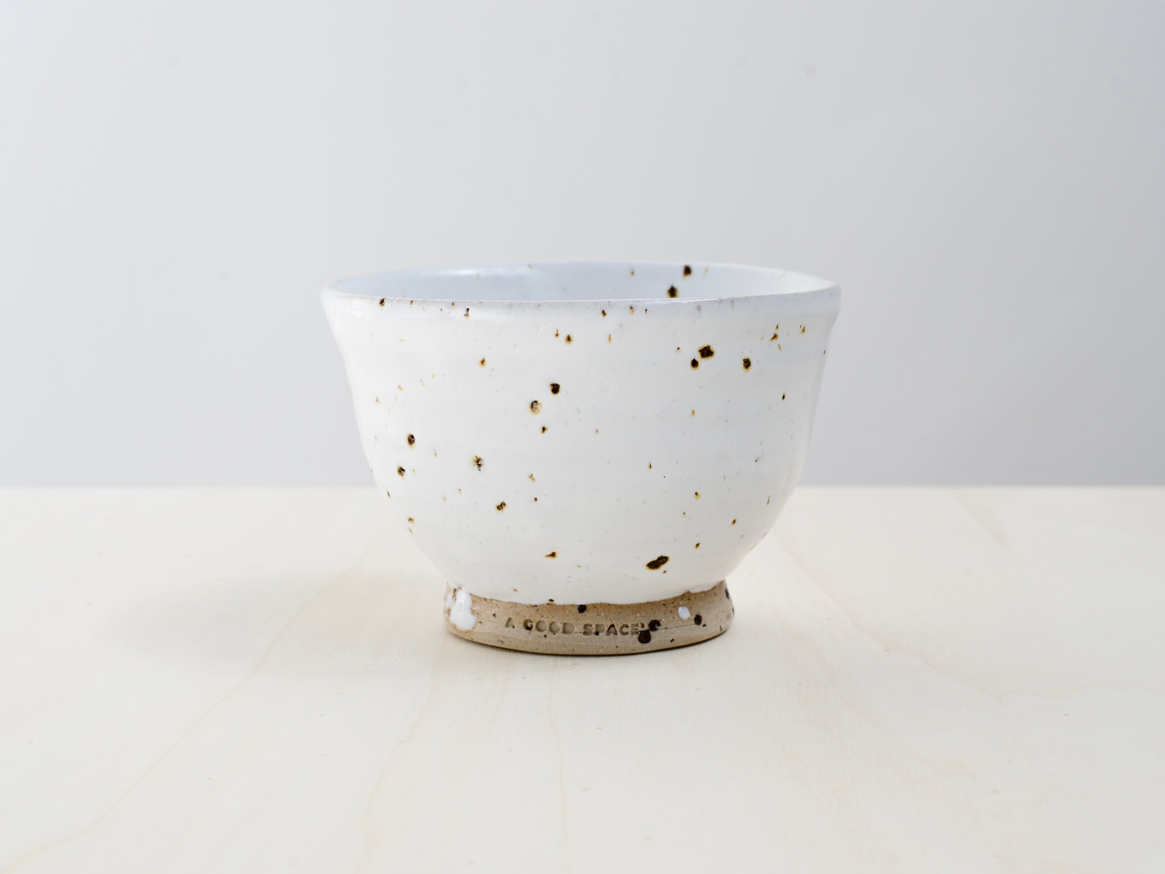Mat White Bowl with Terracotta Tile Fragments