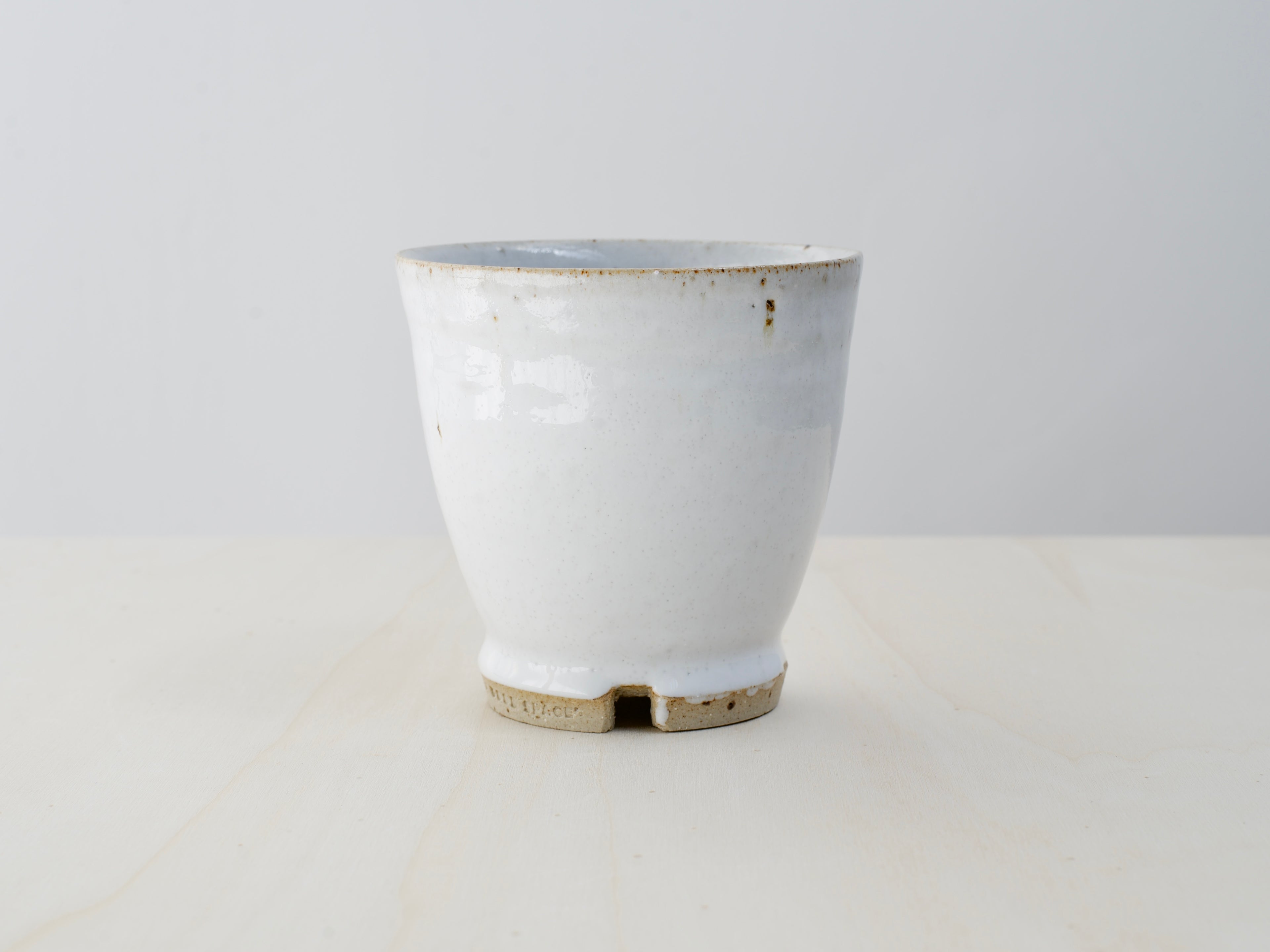 White Notched-Foot Cup