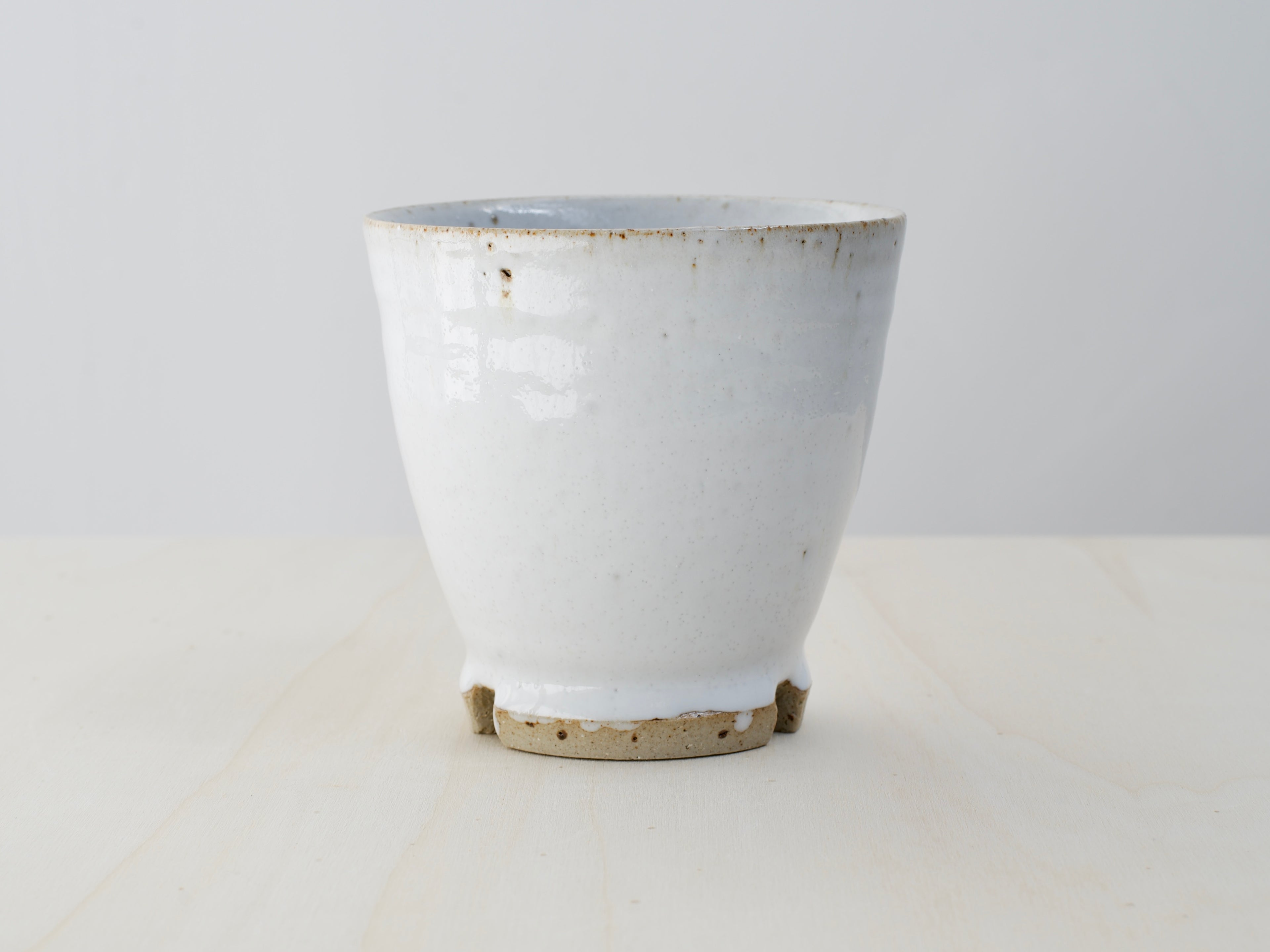 White Notched-Foot Cup